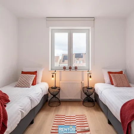 Vakantiehuis Mater Maris - With Large Garden And Garage *