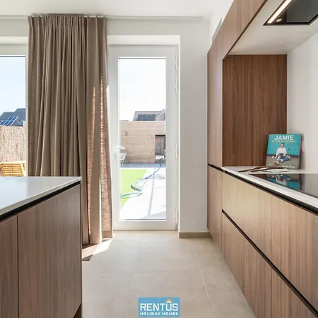 Vakantiehuis Mater Maris - With Large Garden And Garage *