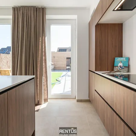 Mater Maris - With Large Garden And Garage Ferienhaus