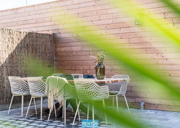 Mater Maris - With Large Garden And Garage