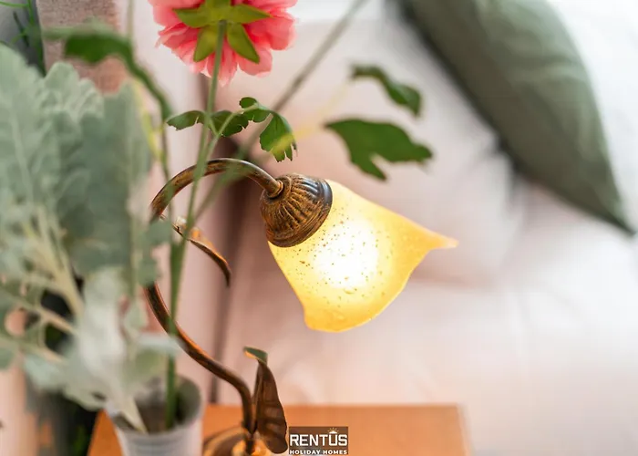 Mater Maris - With Large Garden And Garage