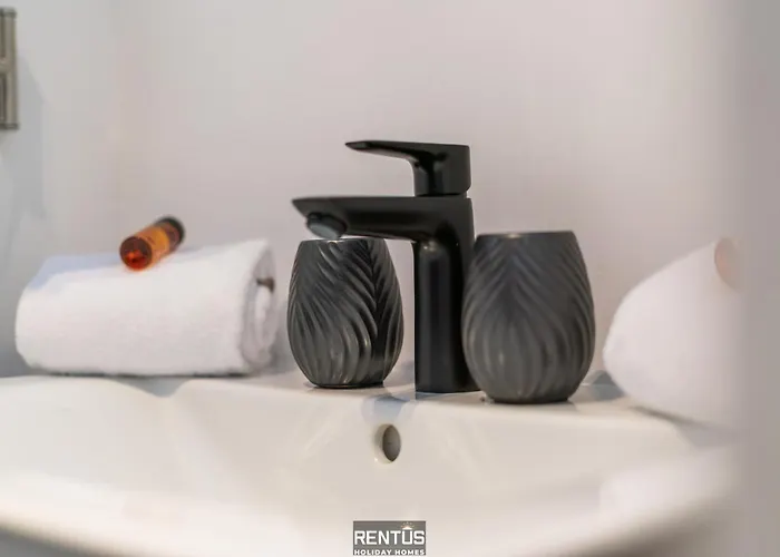 Mater Maris - With Large Garden And Garage